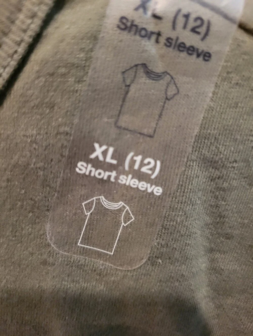 NWT GAP Boys T-shirt  XL (12)